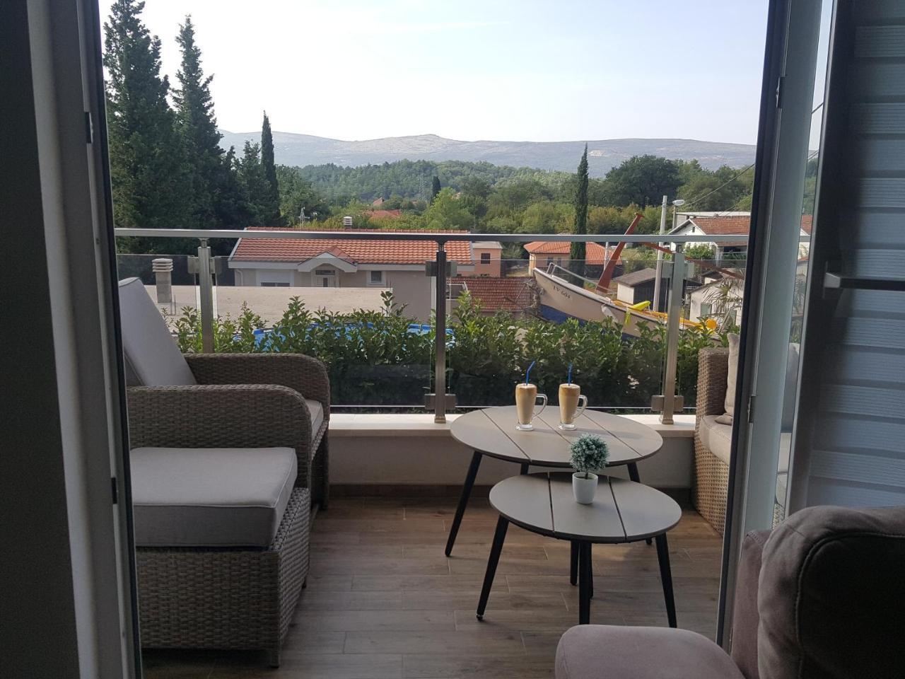Apartments Sunny Hill Tivat Eksteriør billede